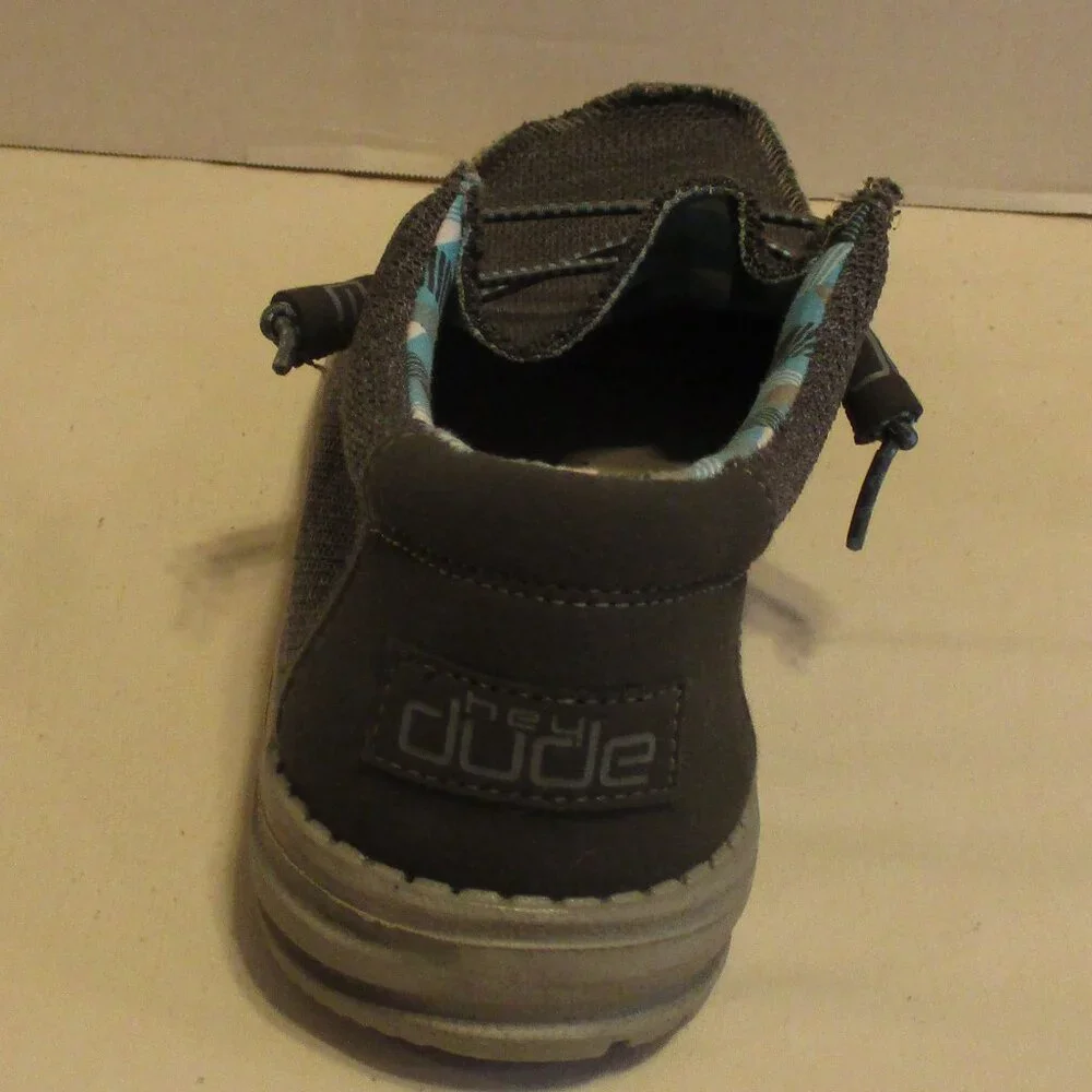 Hey Dude Shoes Wally Sox Men Size 9 Charcoal Travel Airport Vacation Fun Shoes